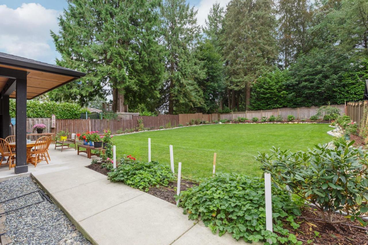 Tastefully Furnished And Newly Updated 2 Bd Central Lynn Valley North Vancouverヴィラ エクステリア 写真