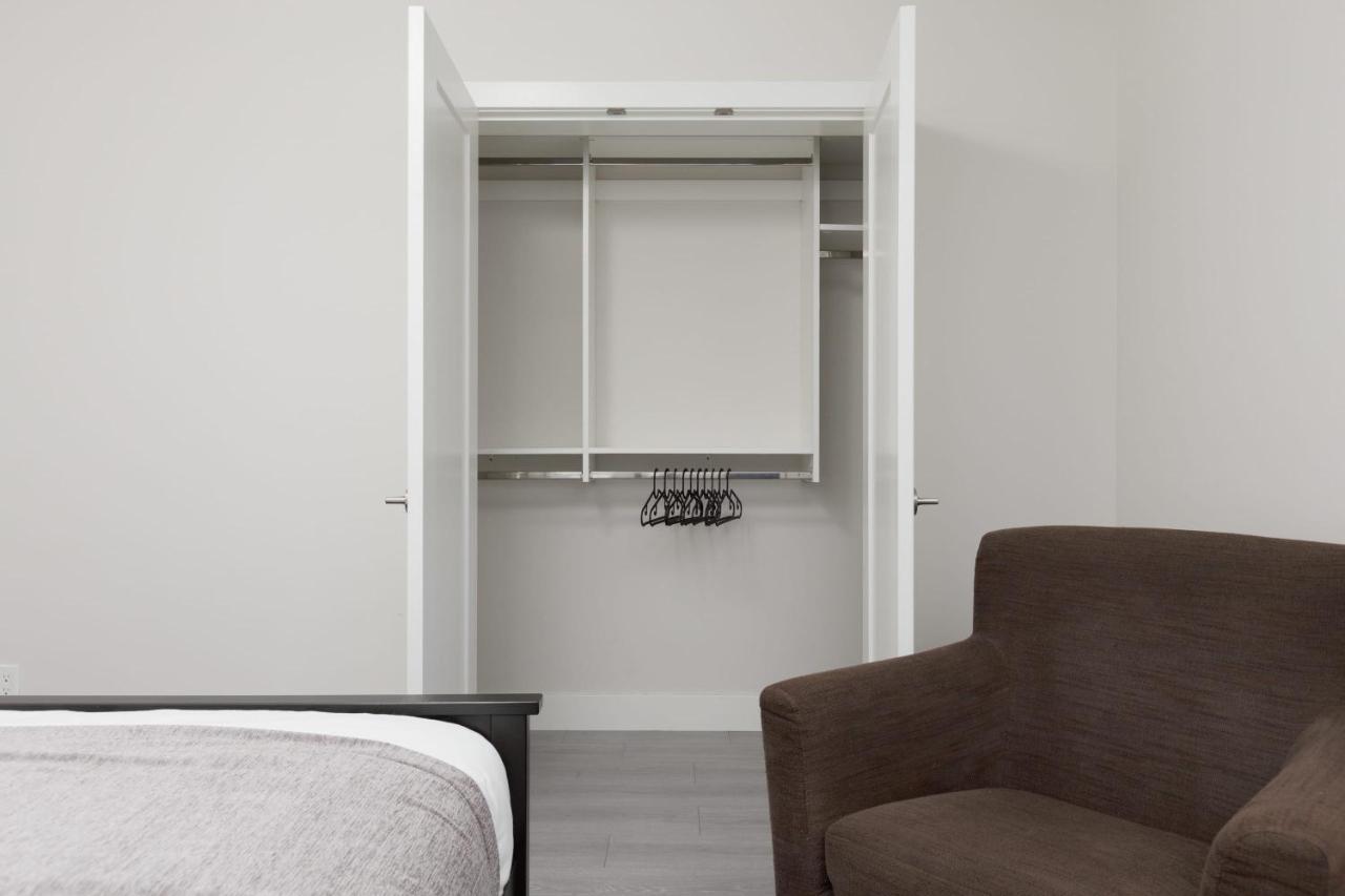 Tastefully Furnished And Newly Updated 2 Bd Central Lynn Valley North Vancouverヴィラ エクステリア 写真